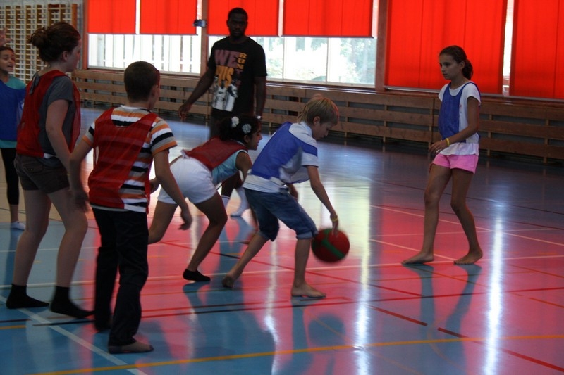 Village Camps International Summer Camp Leysin, Switzerland 2026-08-15 https://www.villagecamps.com/journals_admin/images/707-24-basketball (2).jpg